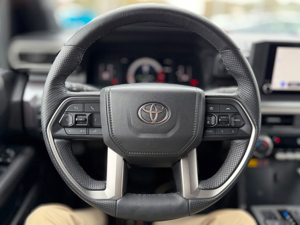 Used 2025 Toyota Tacoma SR5 AWD/4WD image 20