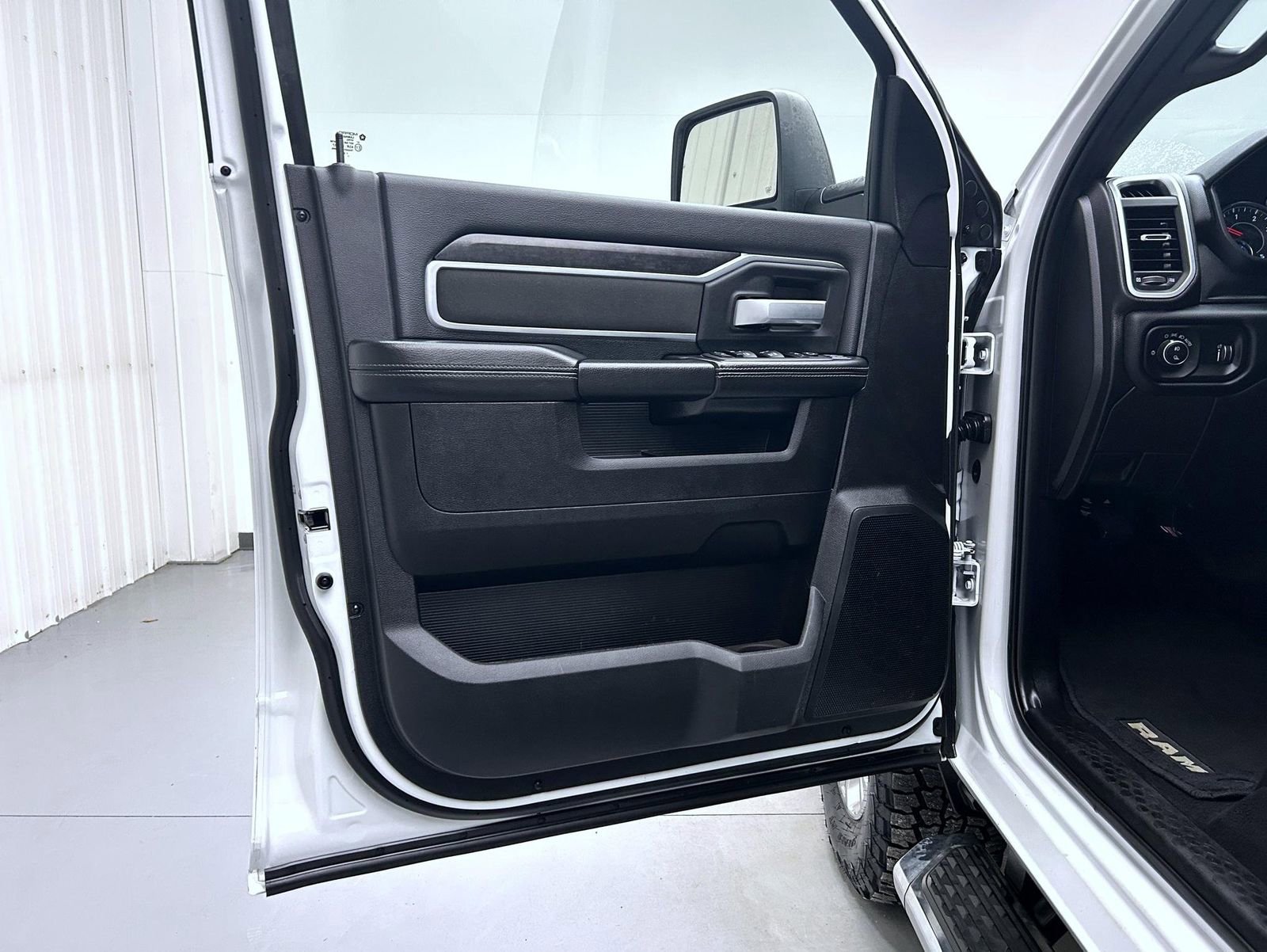 Used 2024 RAM 2500 Big Horn image 9