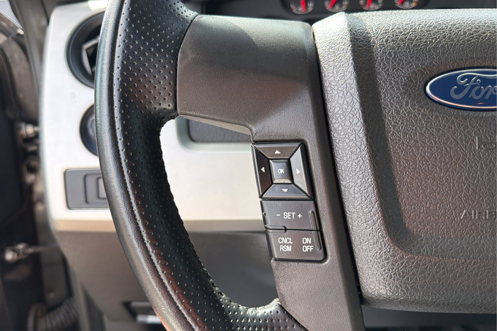 Used 2013 Ford F150 Raptor w/ Luxury Equipment Group AWD/4WD image 27
