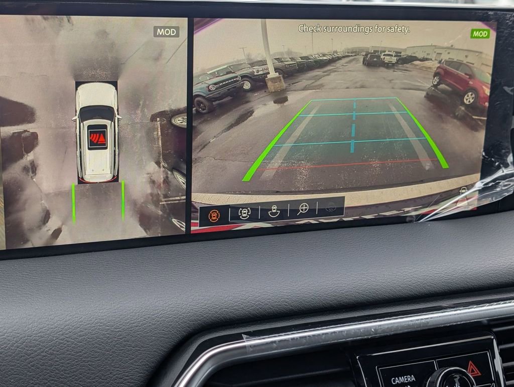 Used 2025 Nissan Armada Platinum image 6