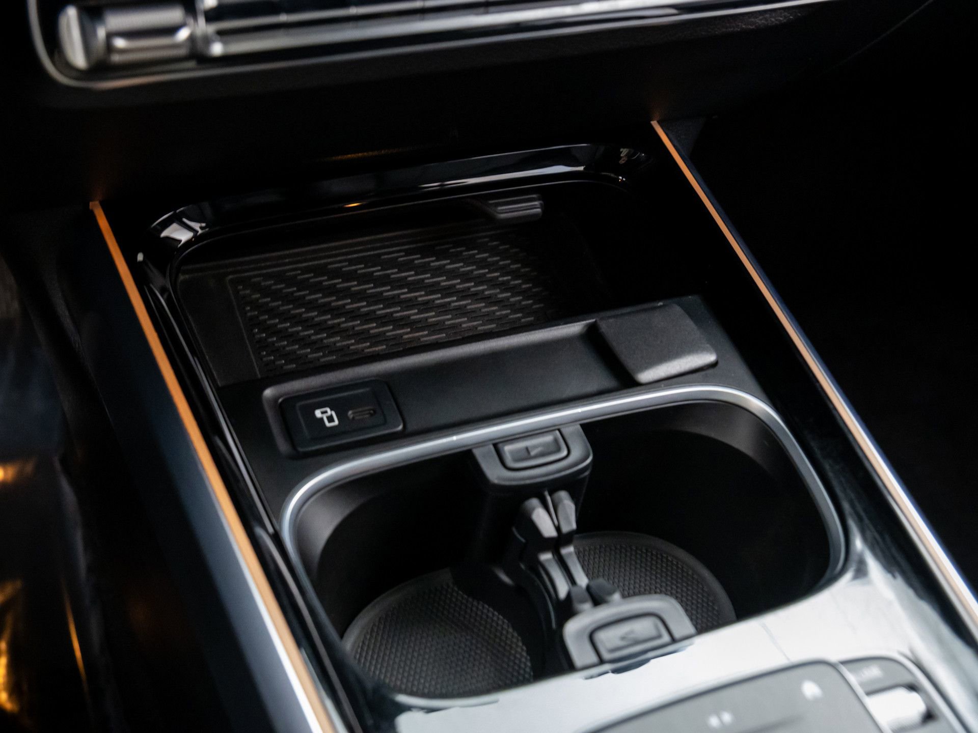 Certified 2023 Mercedes-Benz EQB 250+ w/ Exclusive Package image 23