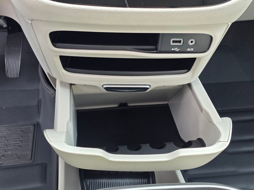 Used 2020 Chrysler Pacifica Limited image 25