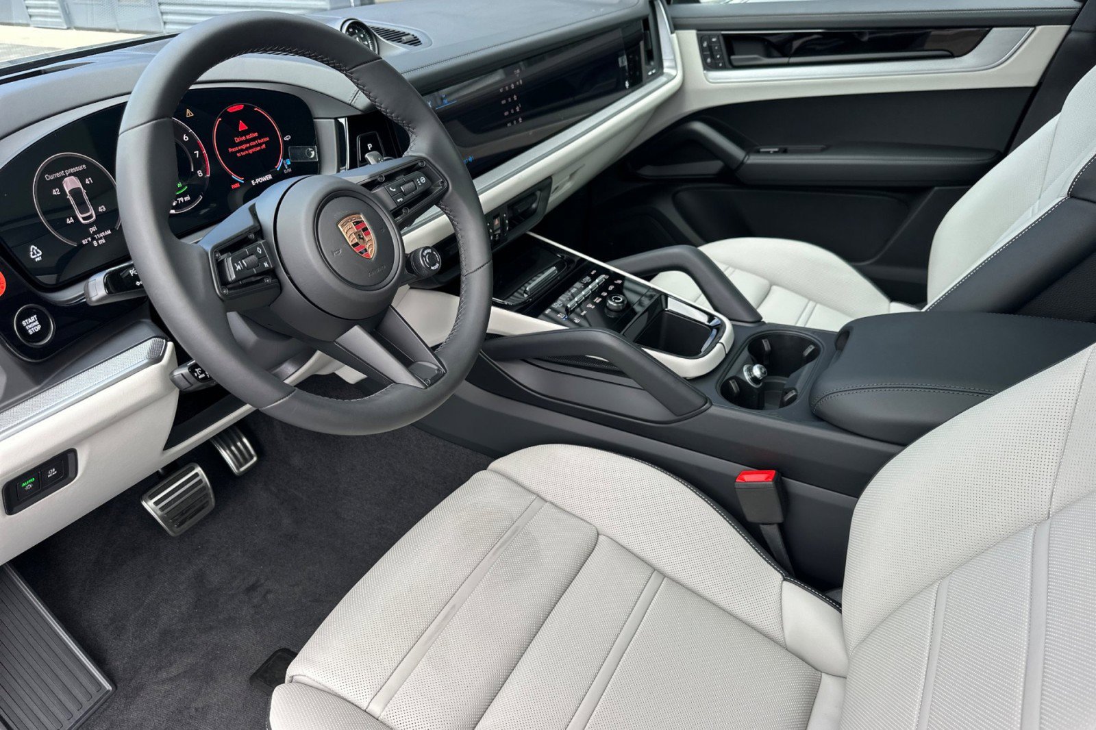 New 2026 Porsche Cayenne S image 4