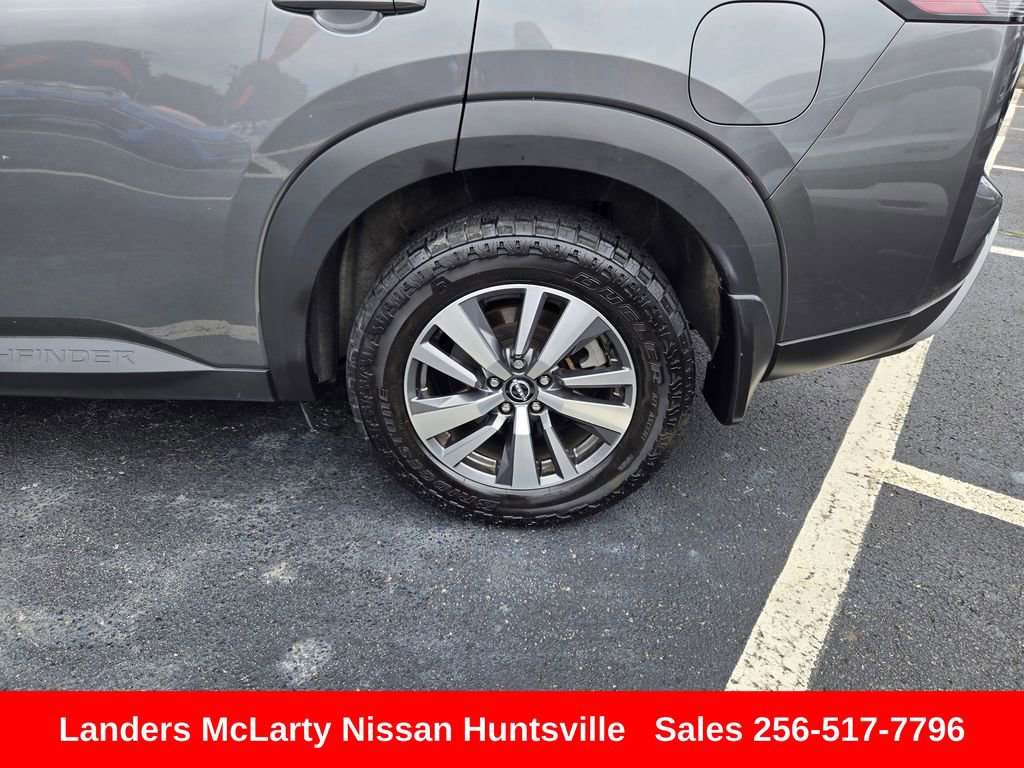 Used 2024 Nissan Pathfinder SL FWD image 12
