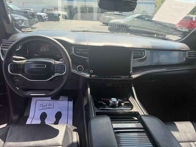 Used 2022 Jeep Wagoneer Series III w/ Rear Seat Video Group 1 AWD/4WD image 12