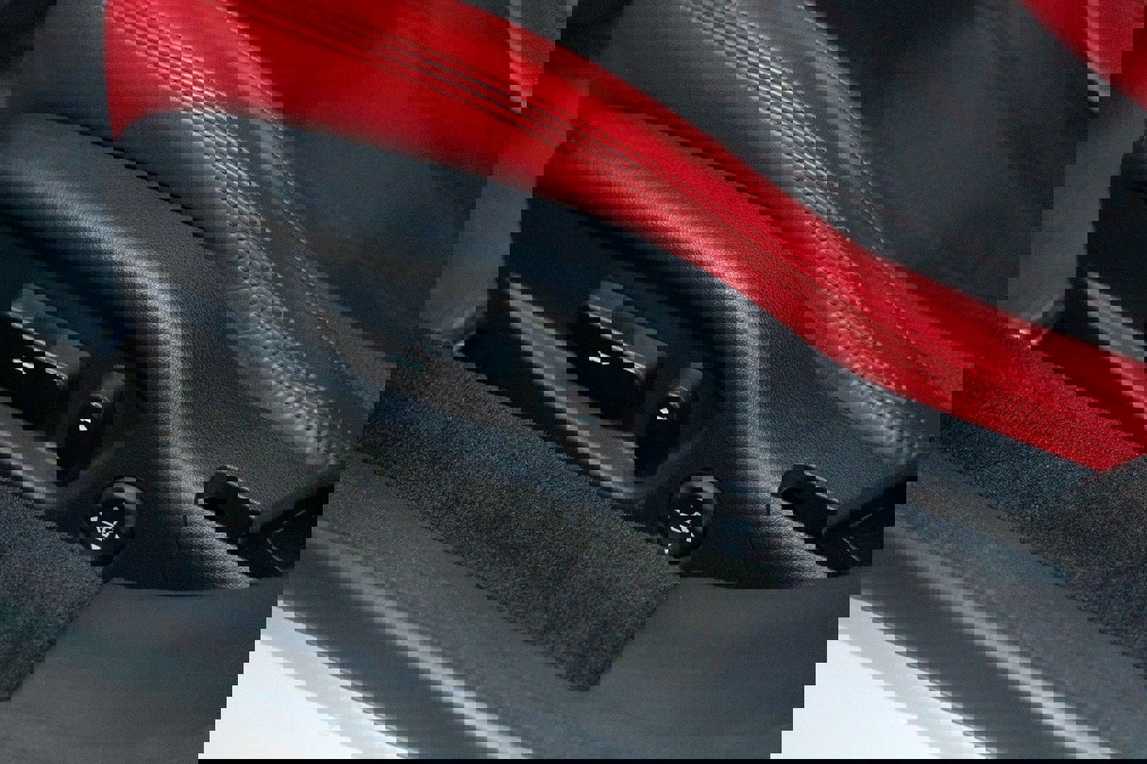 Used 2017 Acura NSX image 18