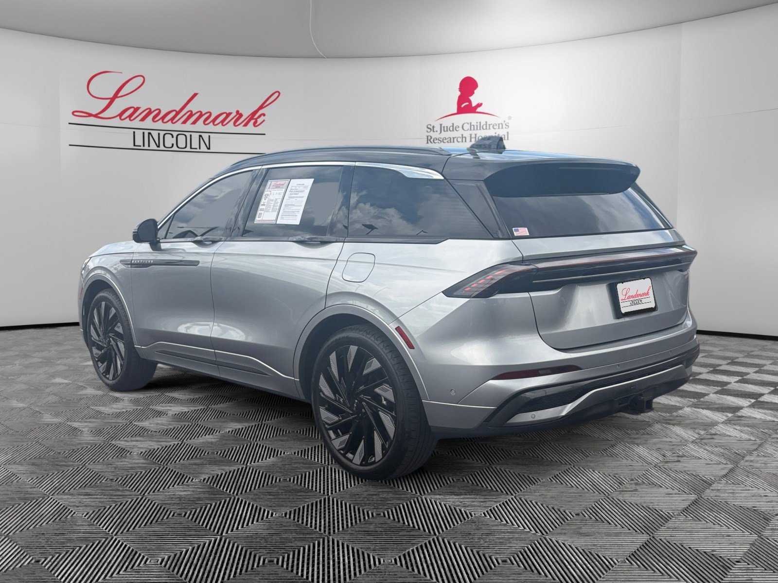 Used 2024 Lincoln Nautilus Black Label w/ Jet Appearance Package (87T) AWD/4WD image 3