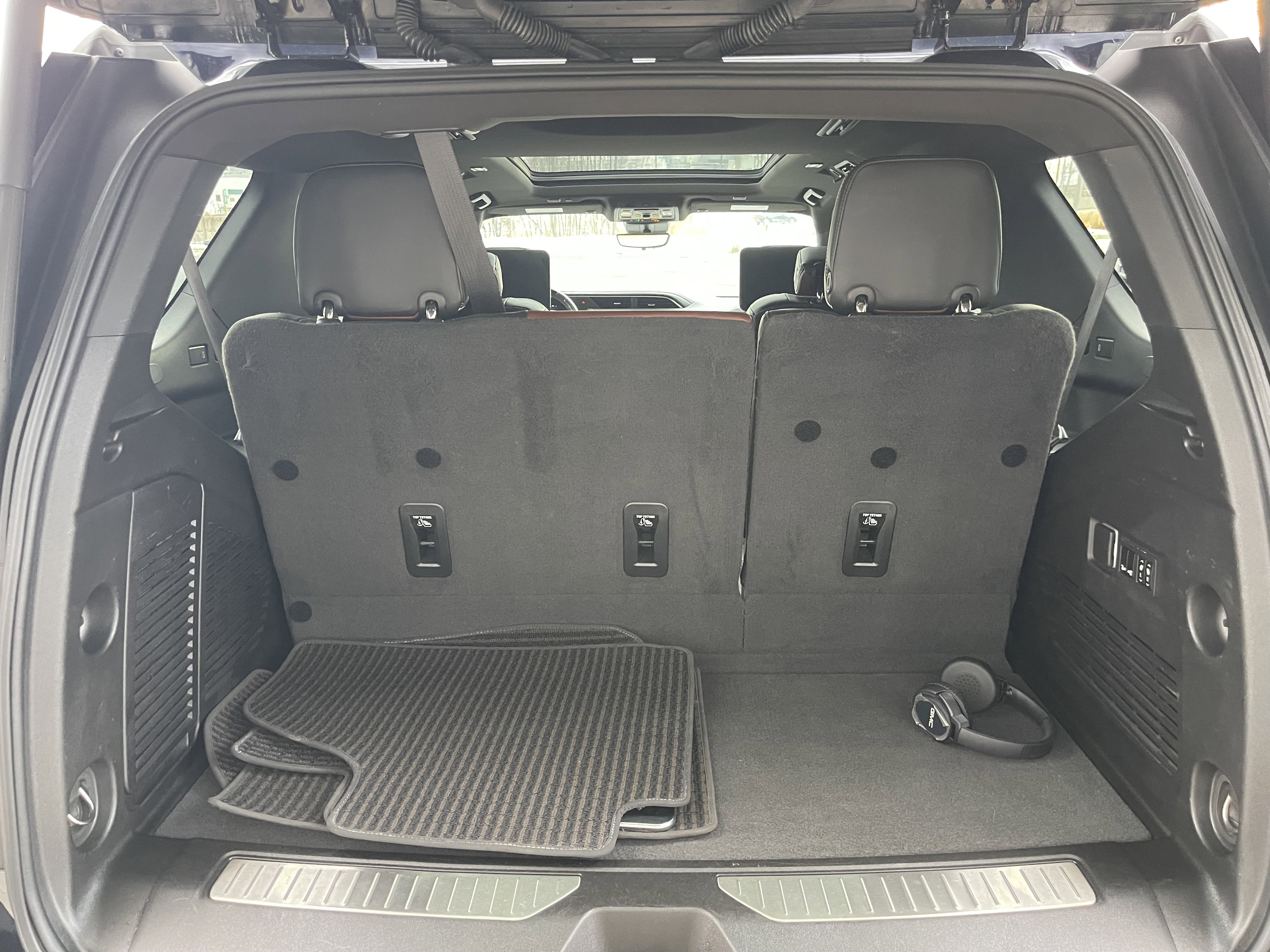 Used 2023 GMC Yukon Denali Ultimate image 9