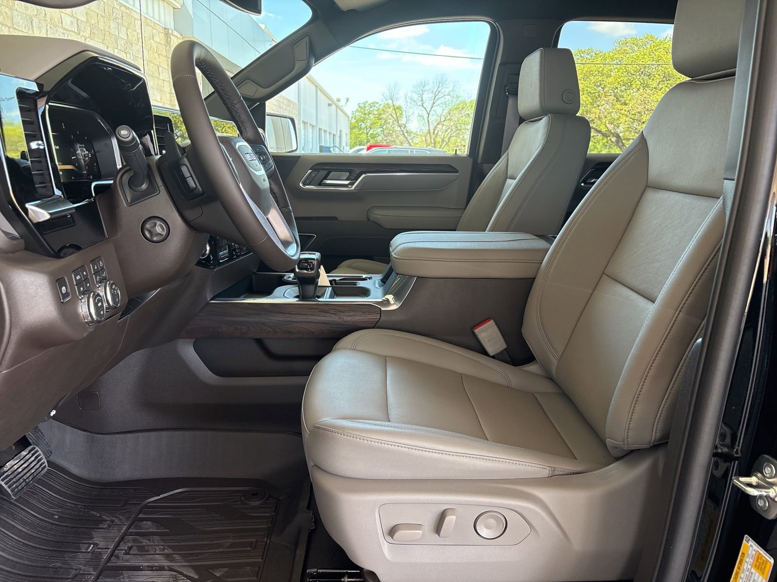 New 2026 GMC Sierra 1500 SLT image 15