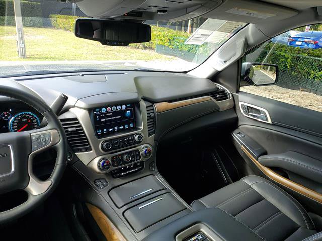 Used 2020 GMC Yukon Denali w/ Denali Premium Package image 17