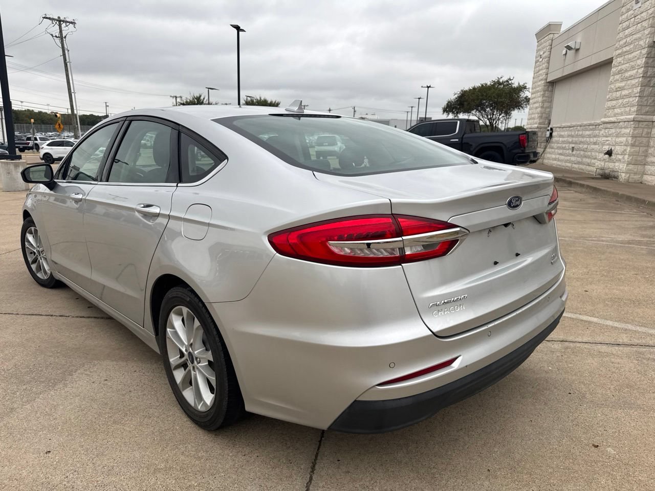 Used 2019 Ford Fusion SE FWD image 6
