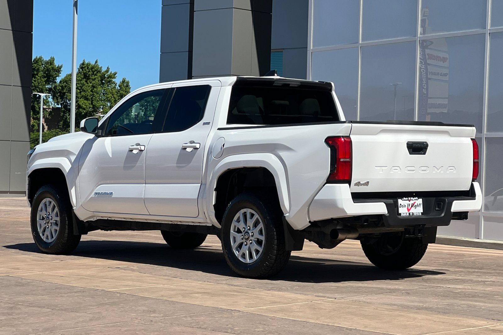 Certified 2024 Toyota Tacoma SR5 AWD/4WD image 7