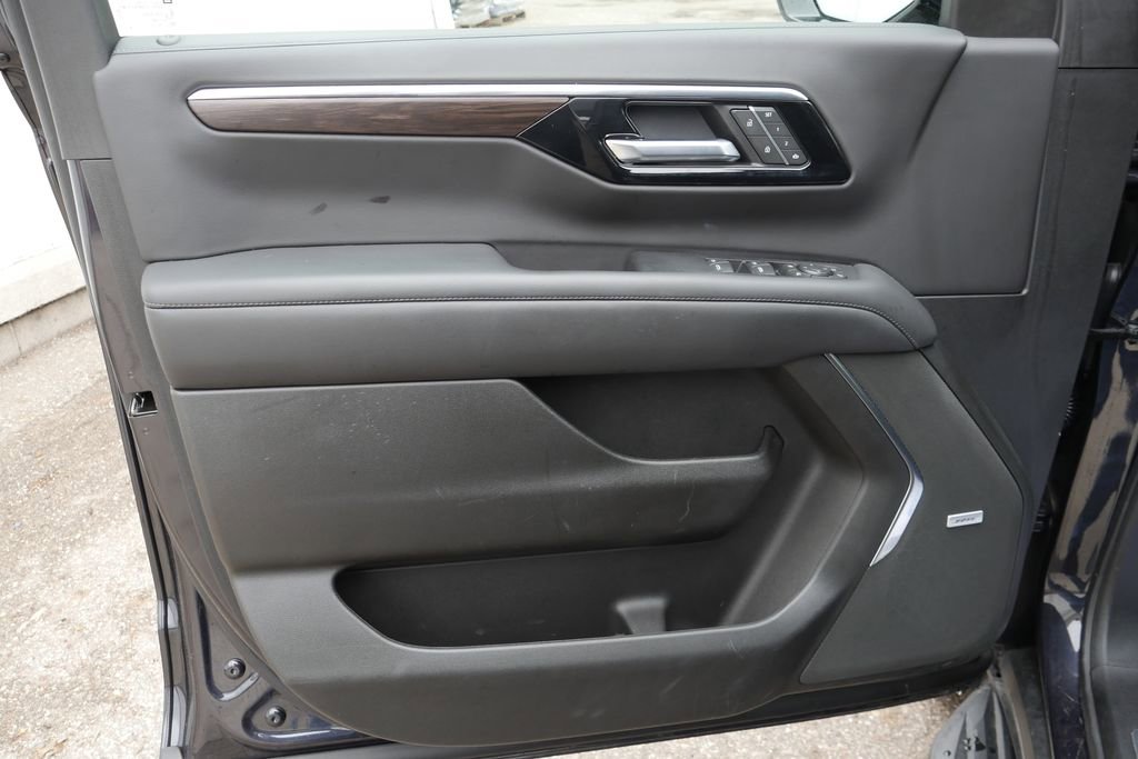 Used 2025 Chevrolet Tahoe LT w/ Comfort Package image 31