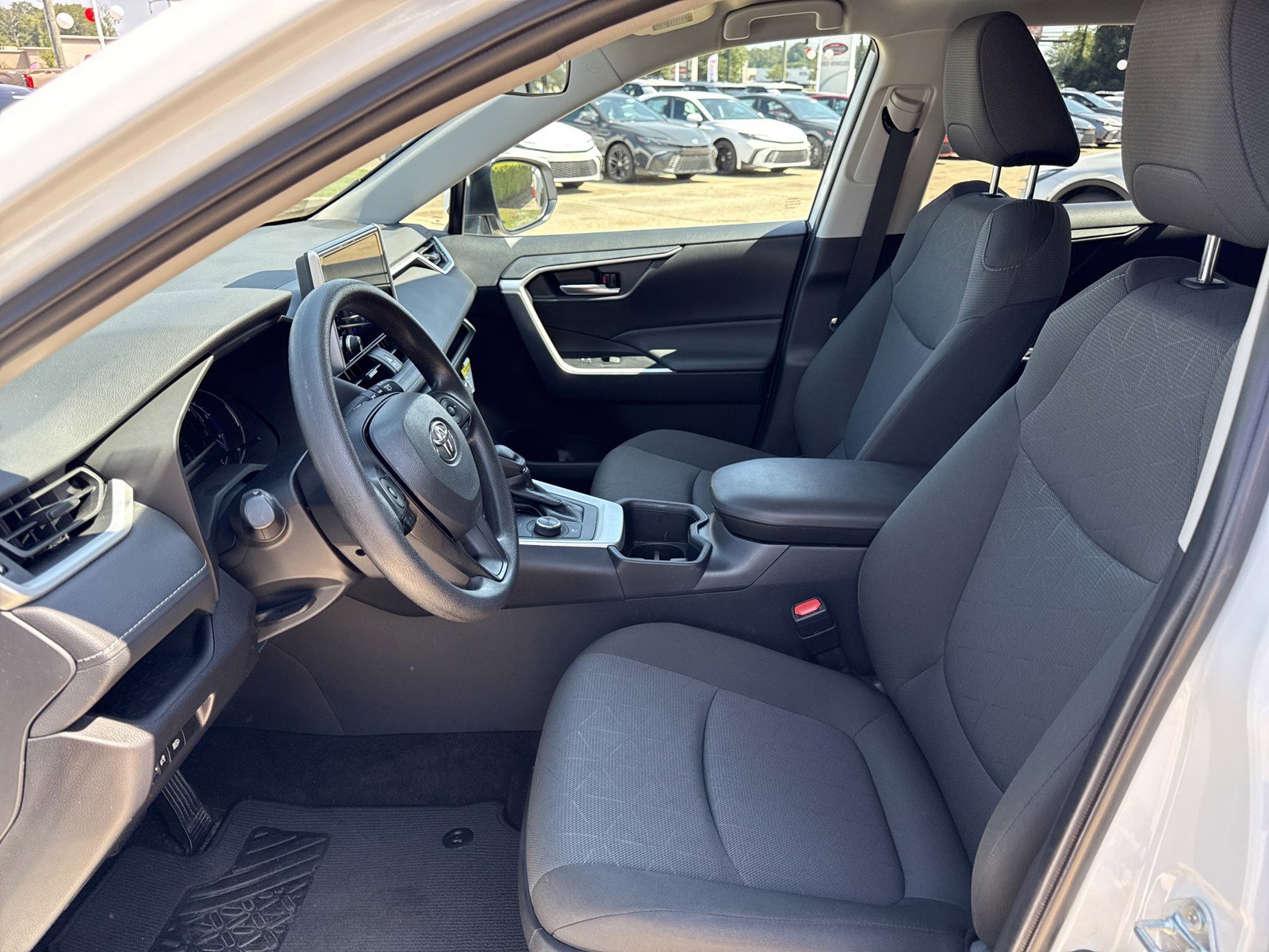 Used 2025 Toyota RAV4 XLE image 11