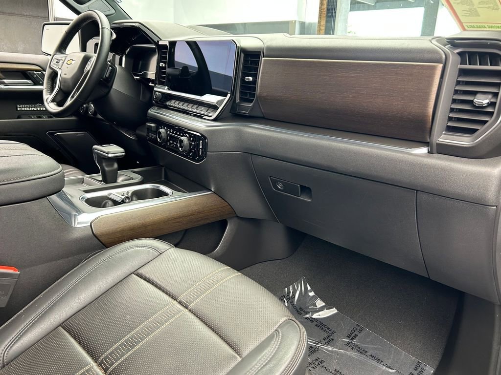Used 2024 Chevrolet Silverado 1500 High Country w/ Technology Package image 64