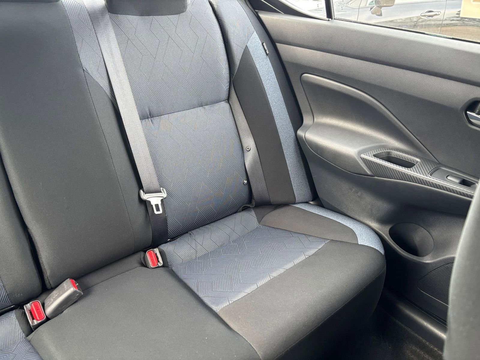 Used 2025 Nissan Versa SV FWD image 35