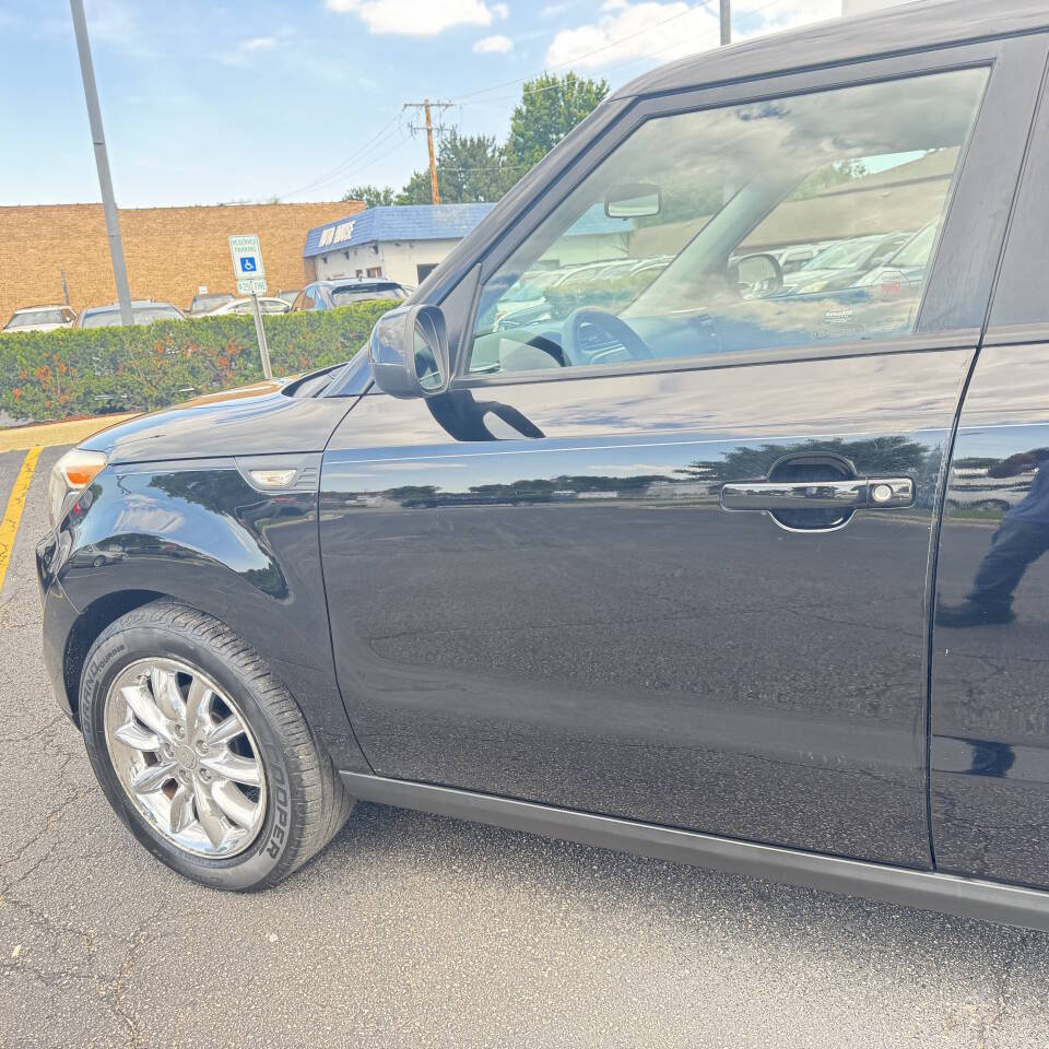 Used 2014 Kia Soul FWD image 11
