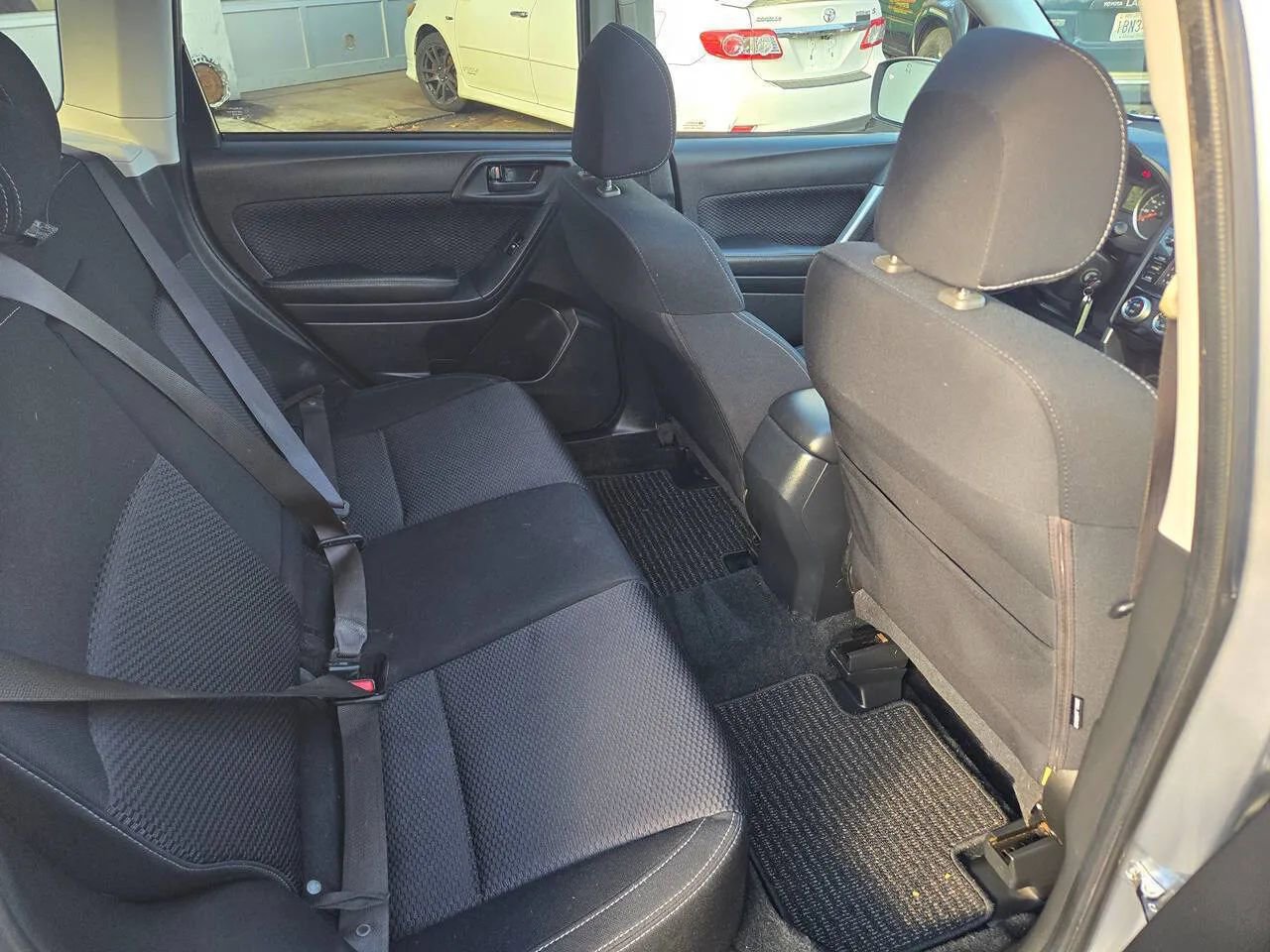 Used 2018 Subaru Forester 2.5i Premium w/ All-Weather Package image 4