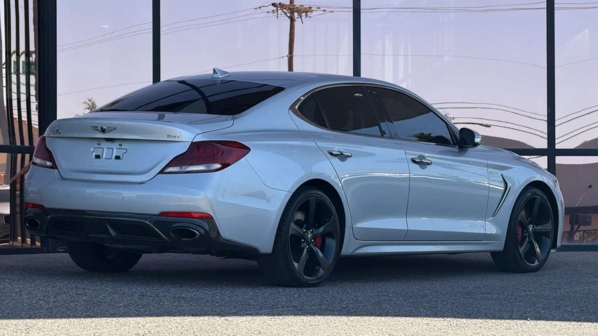 Used 2019 Genesis G70 3.3T Advanced w/ Sport Package RWD image 8