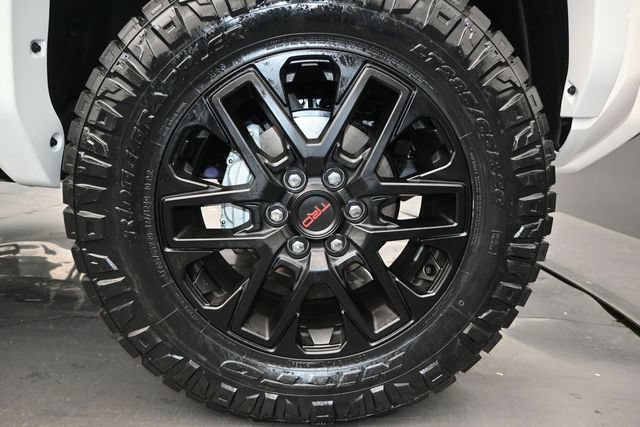 New 2026 Toyota 4Runner SR5 AWD/4WD image 16