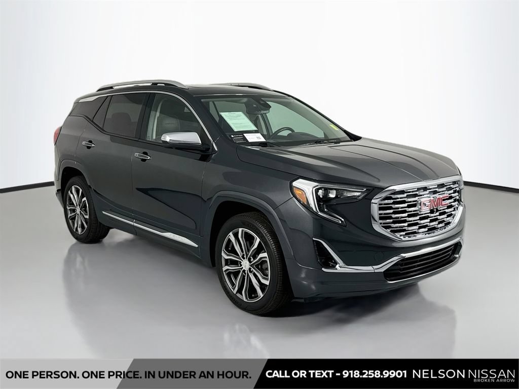 Used 2020 GMC Terrain Denali w/ Denali Premium Package AWD/4WD image 3