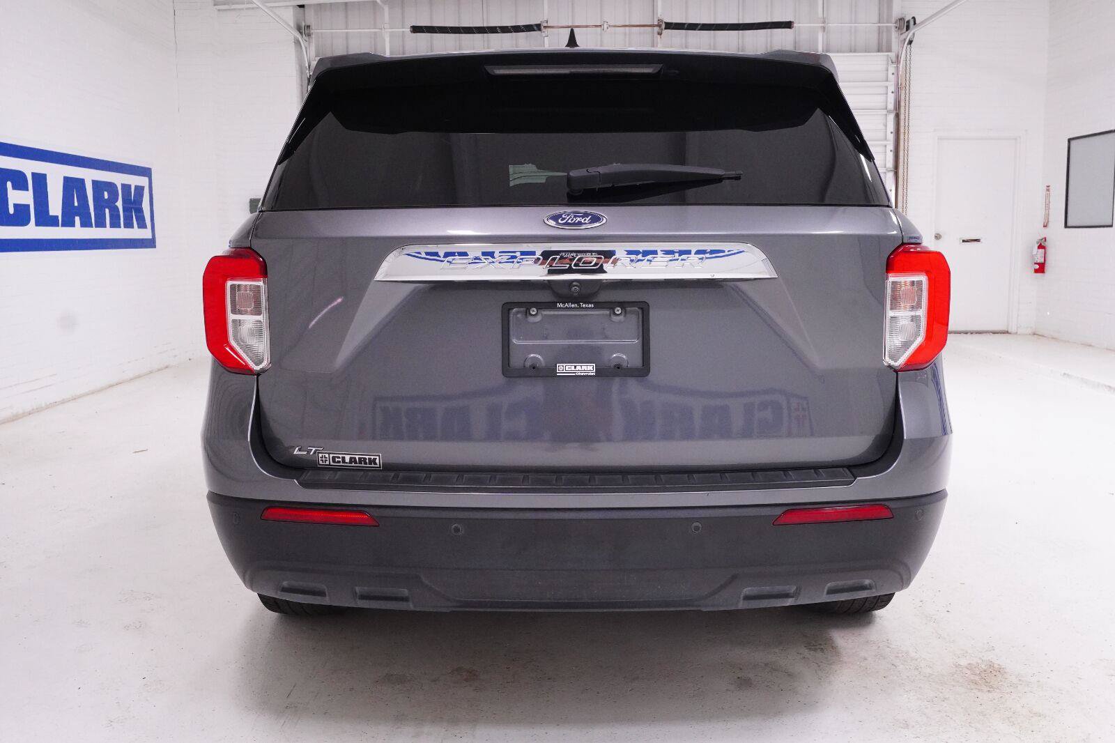 Used 2023 Ford Explorer XLT RWD image 32