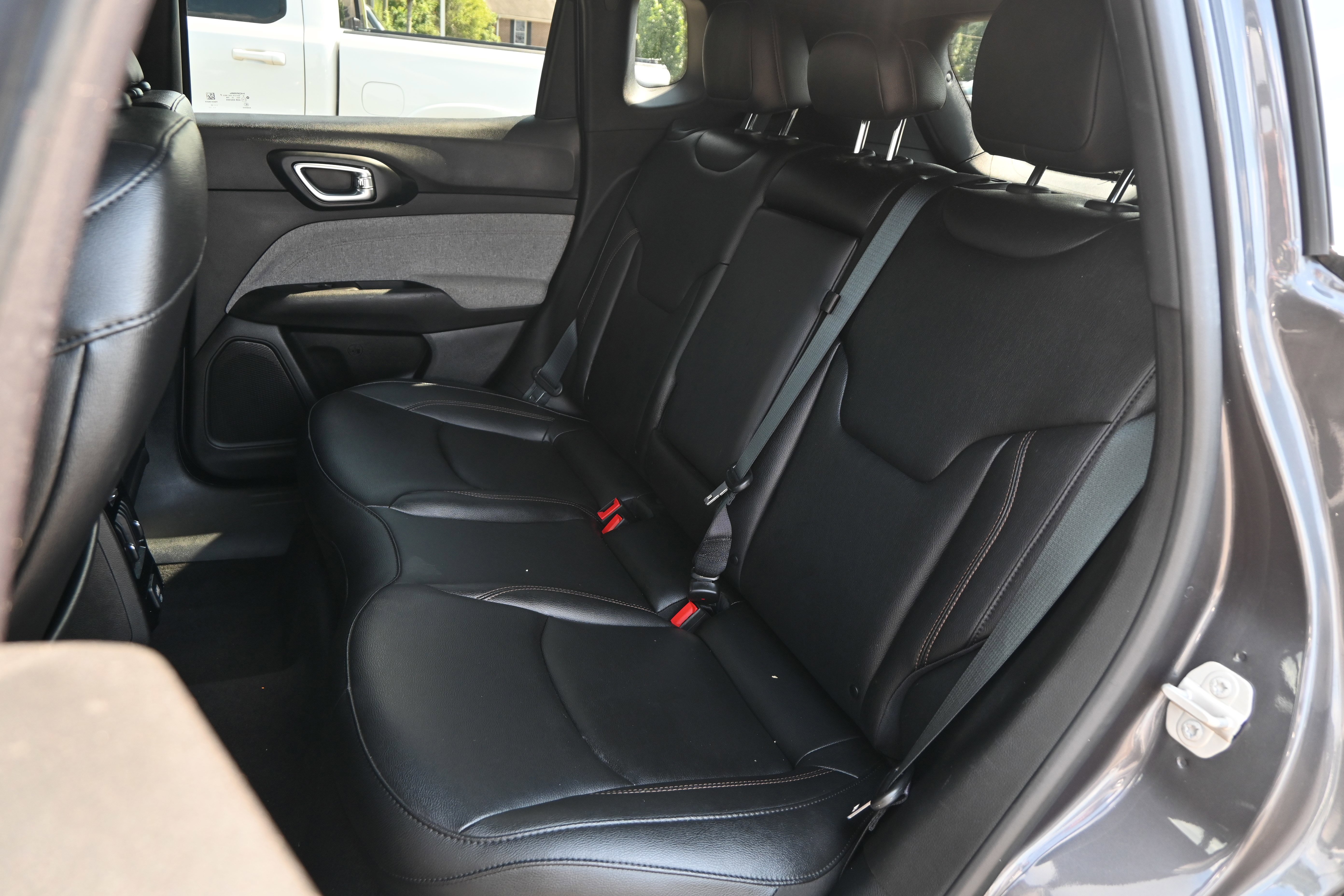 Used 2024 Jeep Compass Latitude AWD/4WD image 46