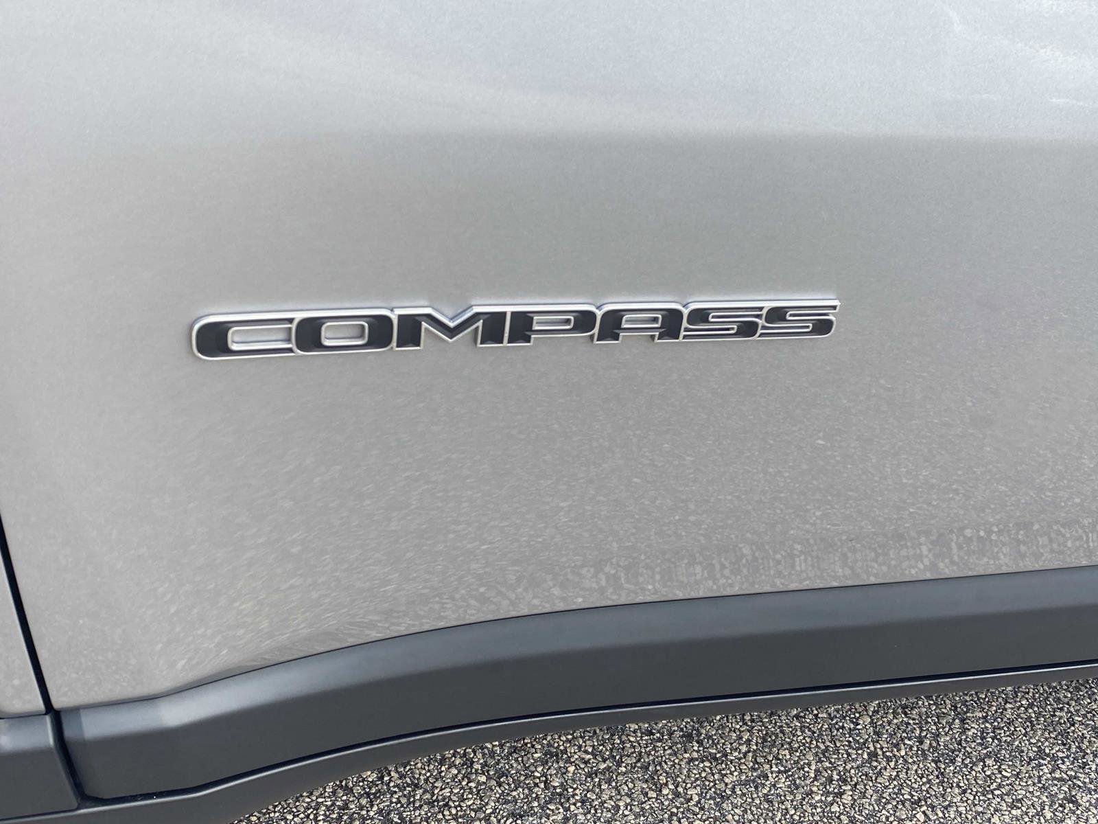 Certified 2022 Jeep Compass Latitude w/ Convenience Group image 15