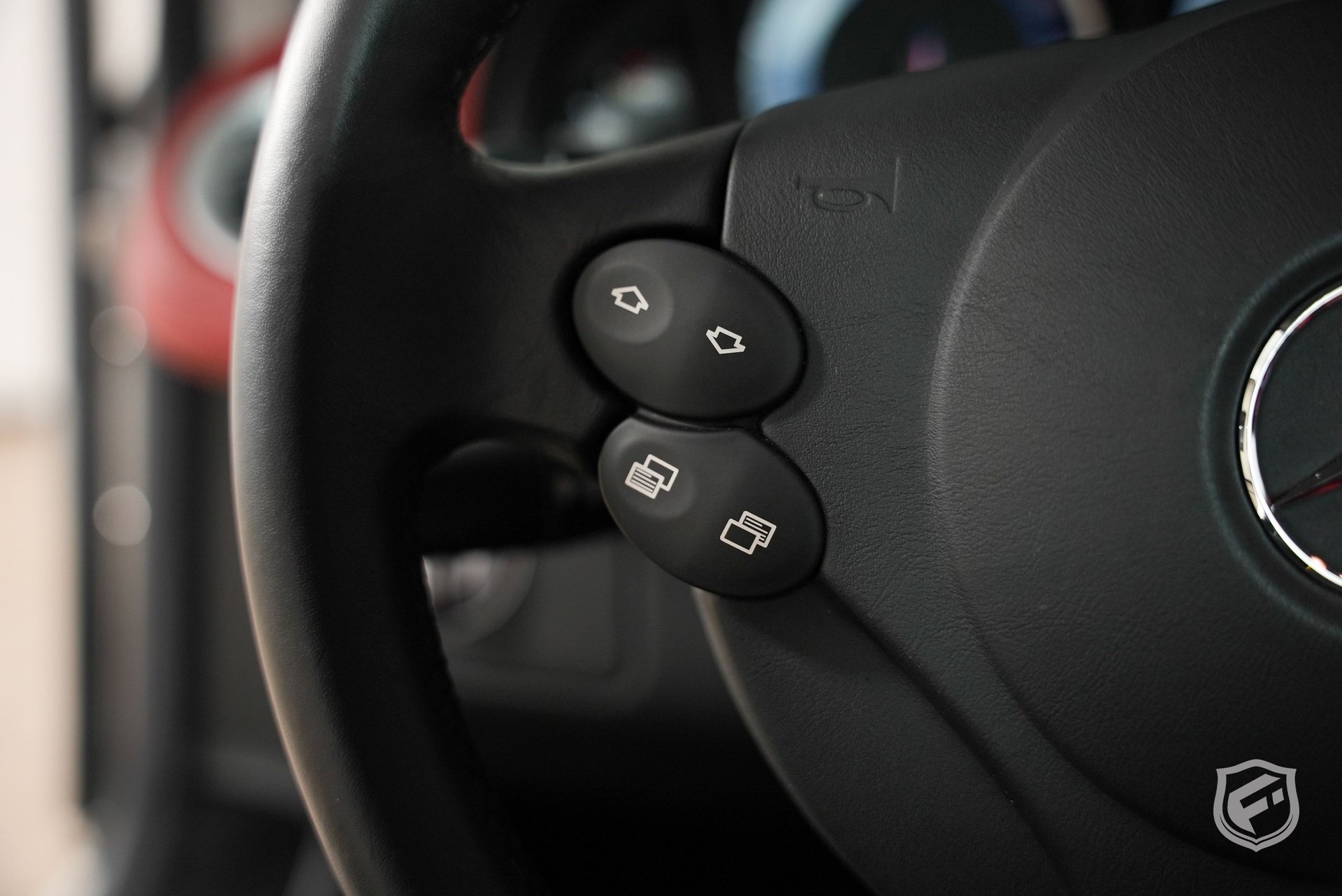 Used 2005 Mercedes-Benz SLR 2dr Cpe 5.5L image 25