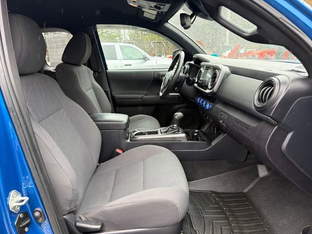 Used 2018 Toyota Tacoma TRD Off-Road AWD/4WD image 28