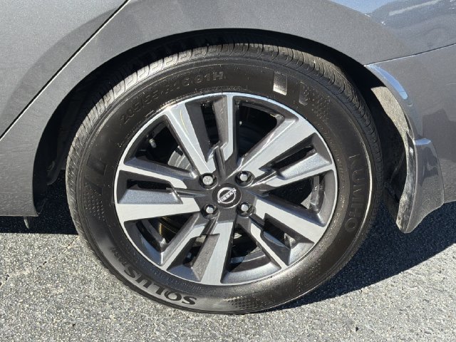 Certified 2025 Nissan Versa SV w/ Trunk Package FWD image 11