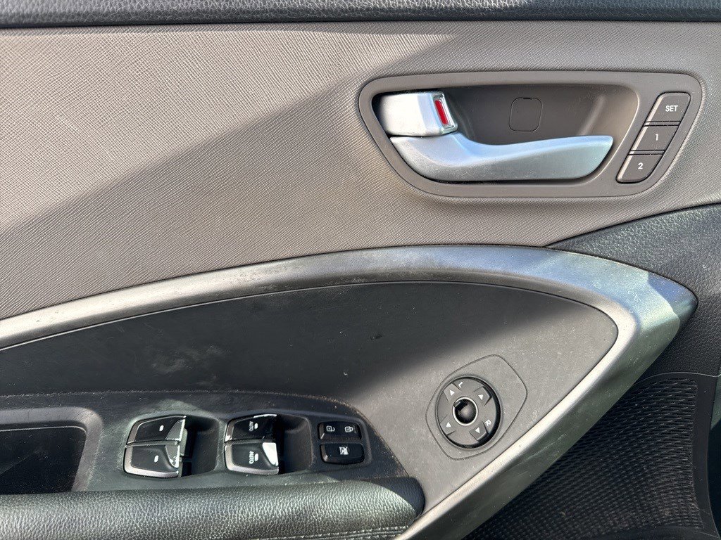 Used 2017 Hyundai Santa Fe SE w/ SE Ultimate Tech Package 03 image 12