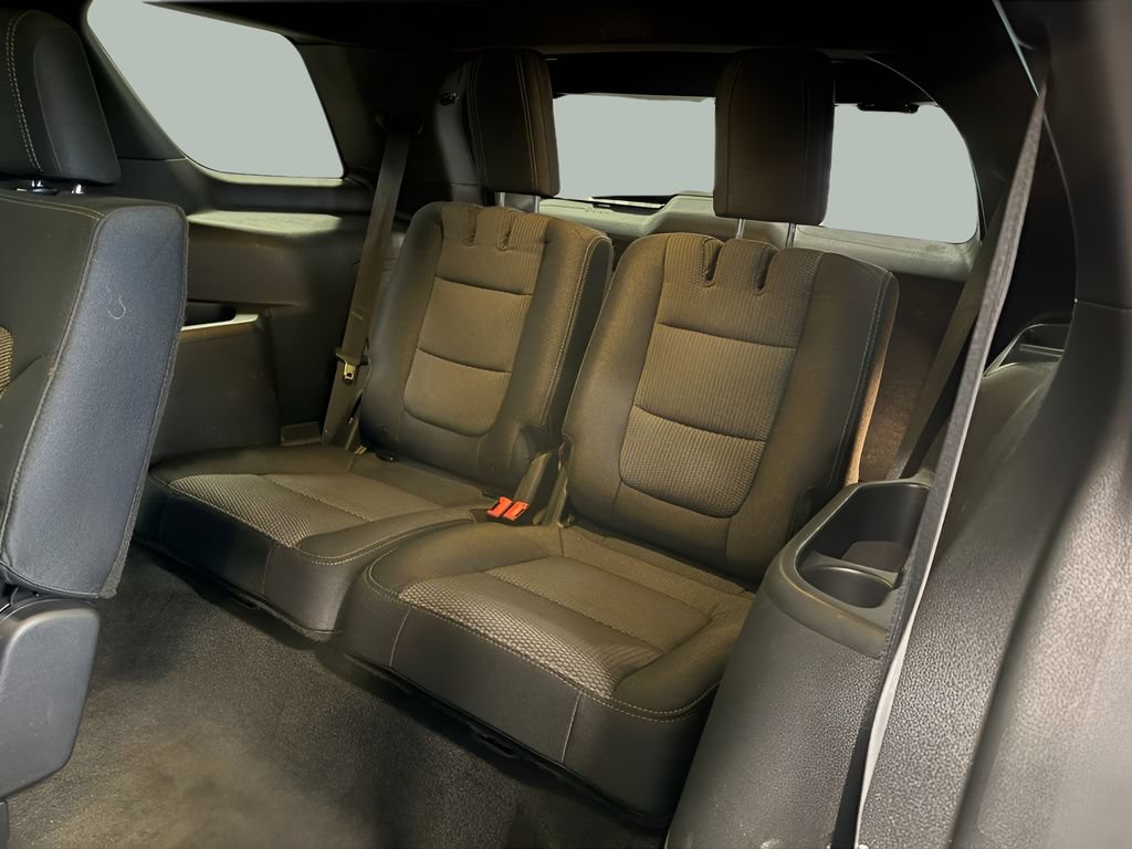 Used 2017 Ford Explorer XLT FWD image 18