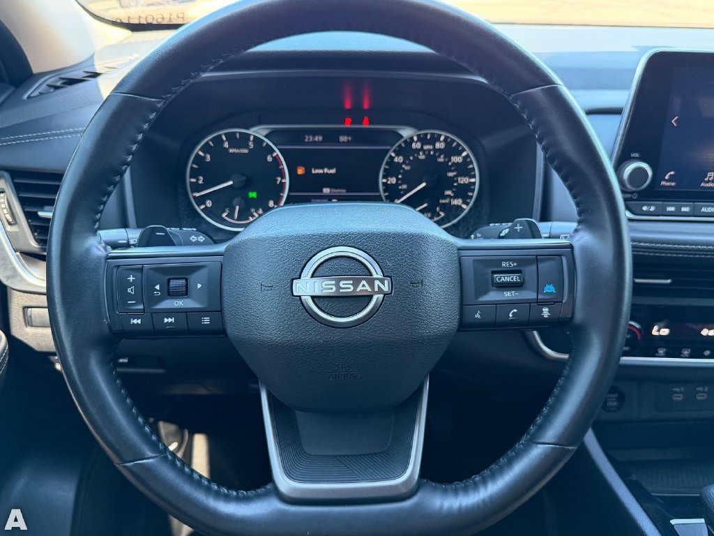 Used 2025 Nissan Rogue SV FWD image 28