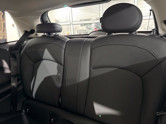 Used 2022 MINI Cooper 2-Door Hardtop FWD image 15