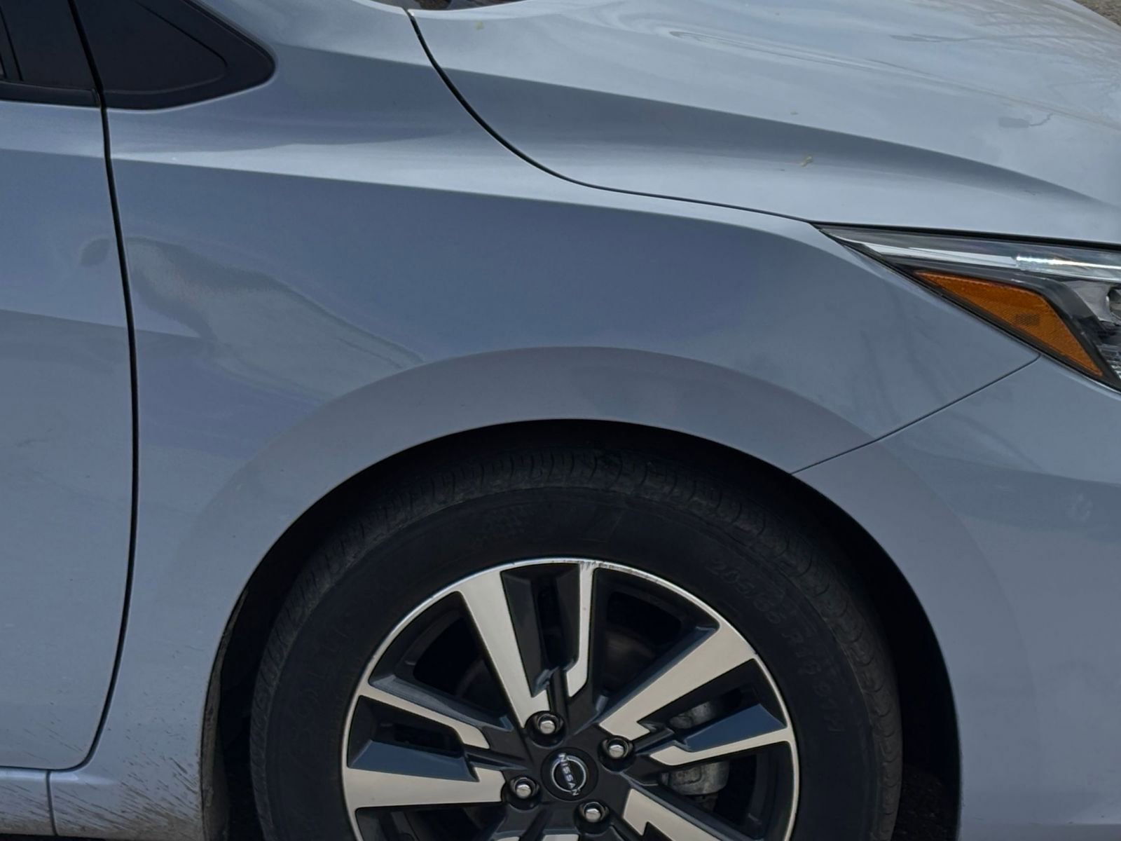 Used 2025 Nissan Versa SV FWD image 21