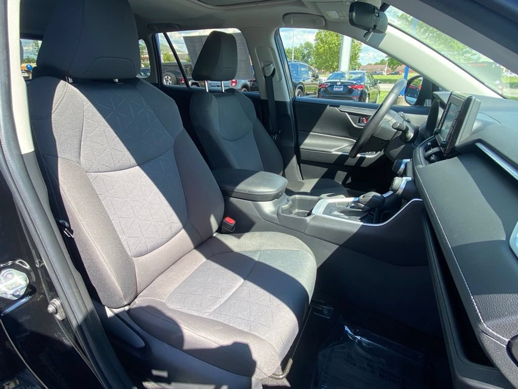Used 2022 Toyota RAV4 XLE w/ Convenience Package AWD/4WD image 38