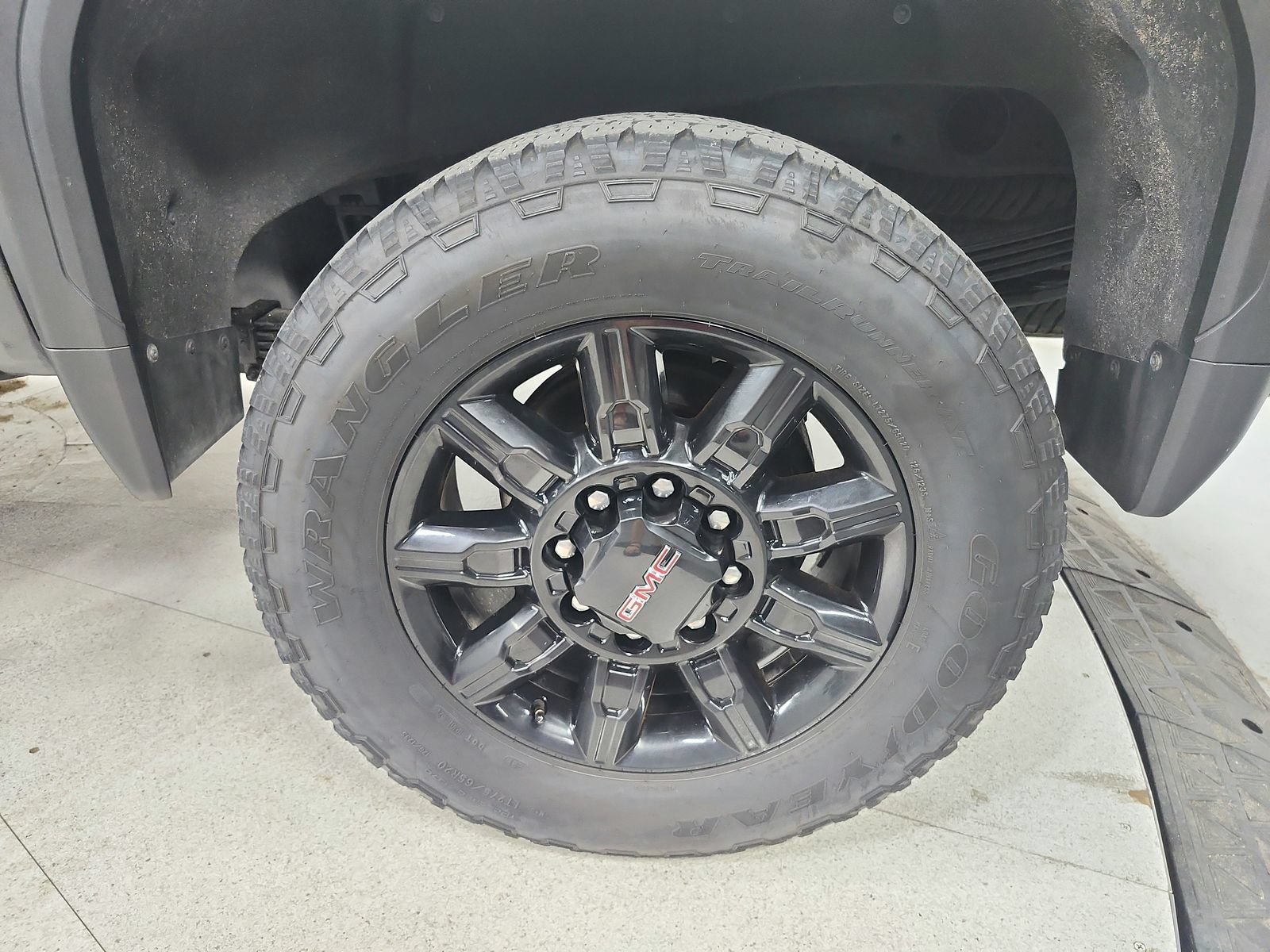 Used 2024 GMC Sierra 2500 AT4 w/ AT4 Premium Plus Package AWD/4WD image 56