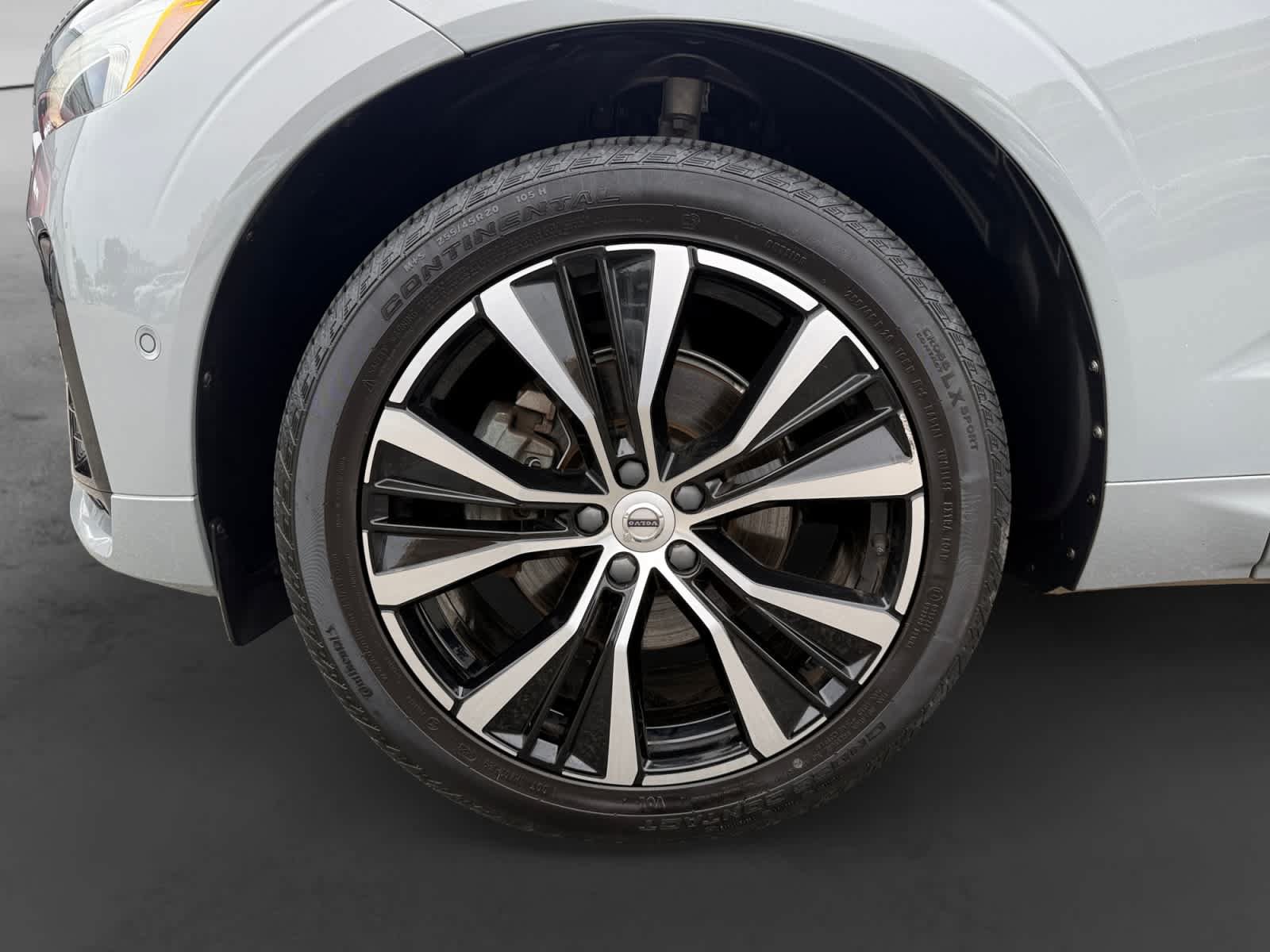 Used 2024 Volvo XC60 B5 Plus w/ Protection Package Premier AWD/4WD image 9