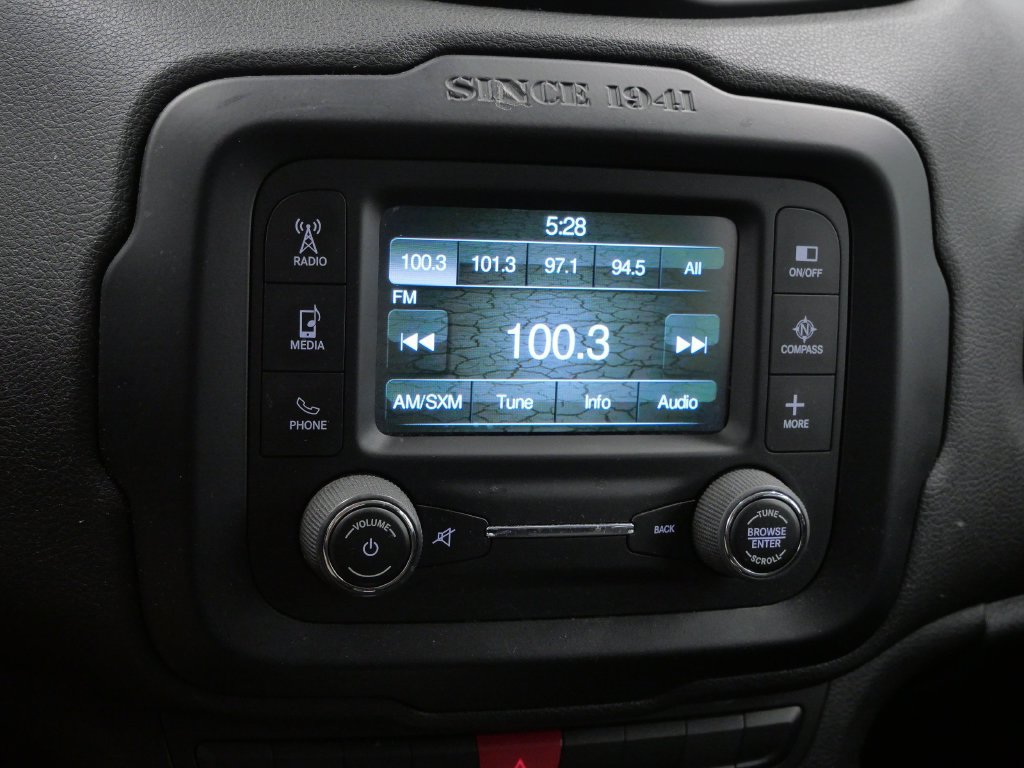 Used 2015 Jeep Renegade Latitude FWD image 21