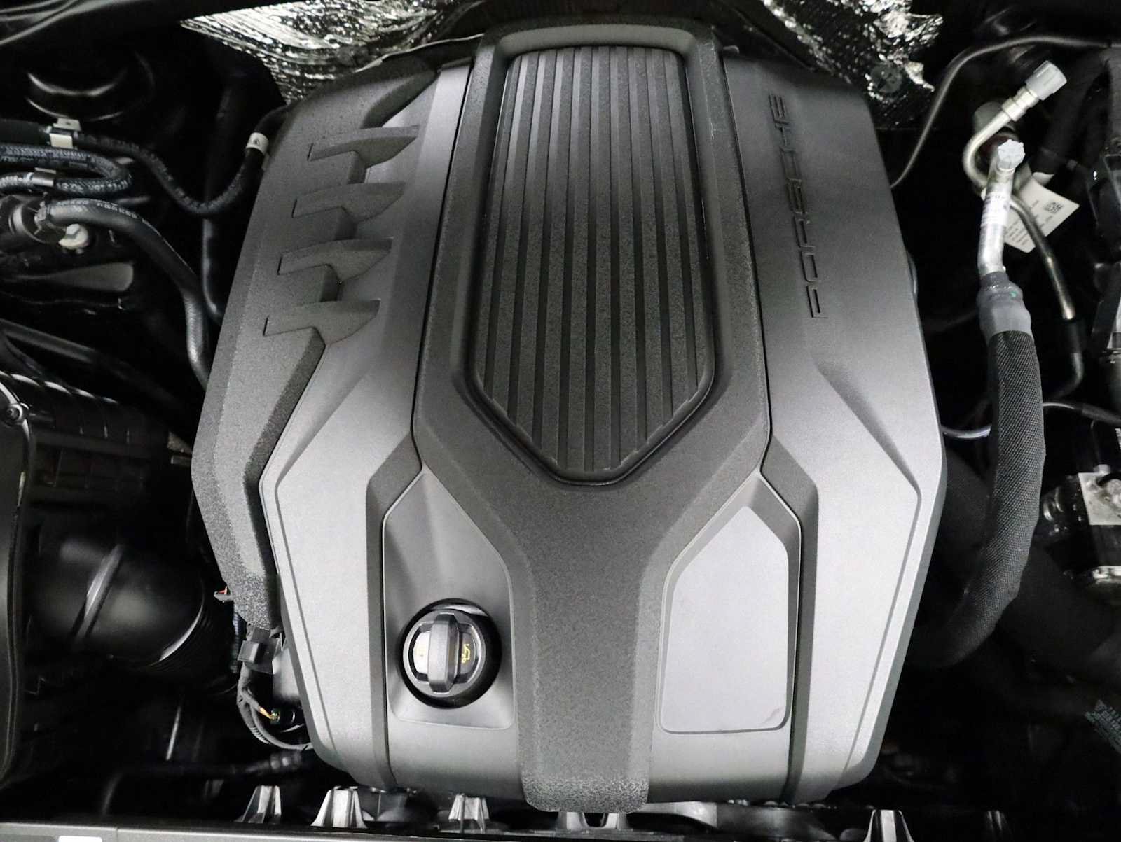 Certified 2026 Porsche Macan AWD/4WD image 42