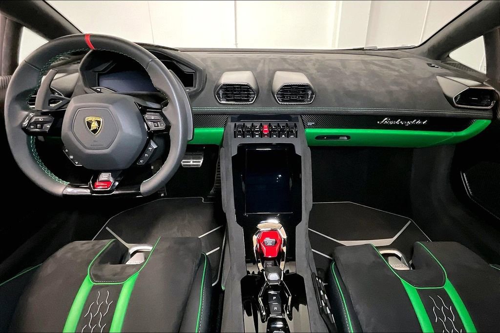 Used 2023 Lamborghini Huracan Tecnica image 22
