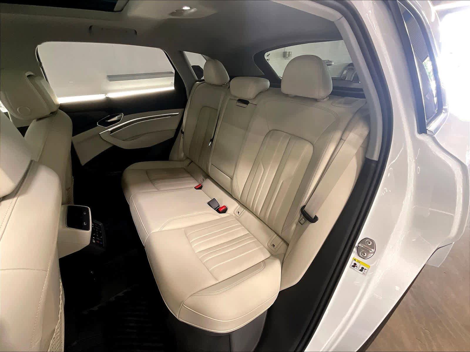 Certified 2024 Audi Q8 e-tron Premium Plus w/ Premium Plus Package AWD/4WD image 26