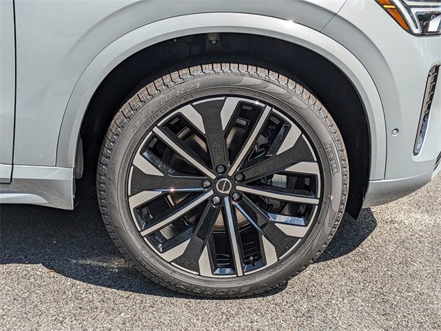 New 2025 Volvo XC90 B6 Plus w/ Protection Package Premier image 12