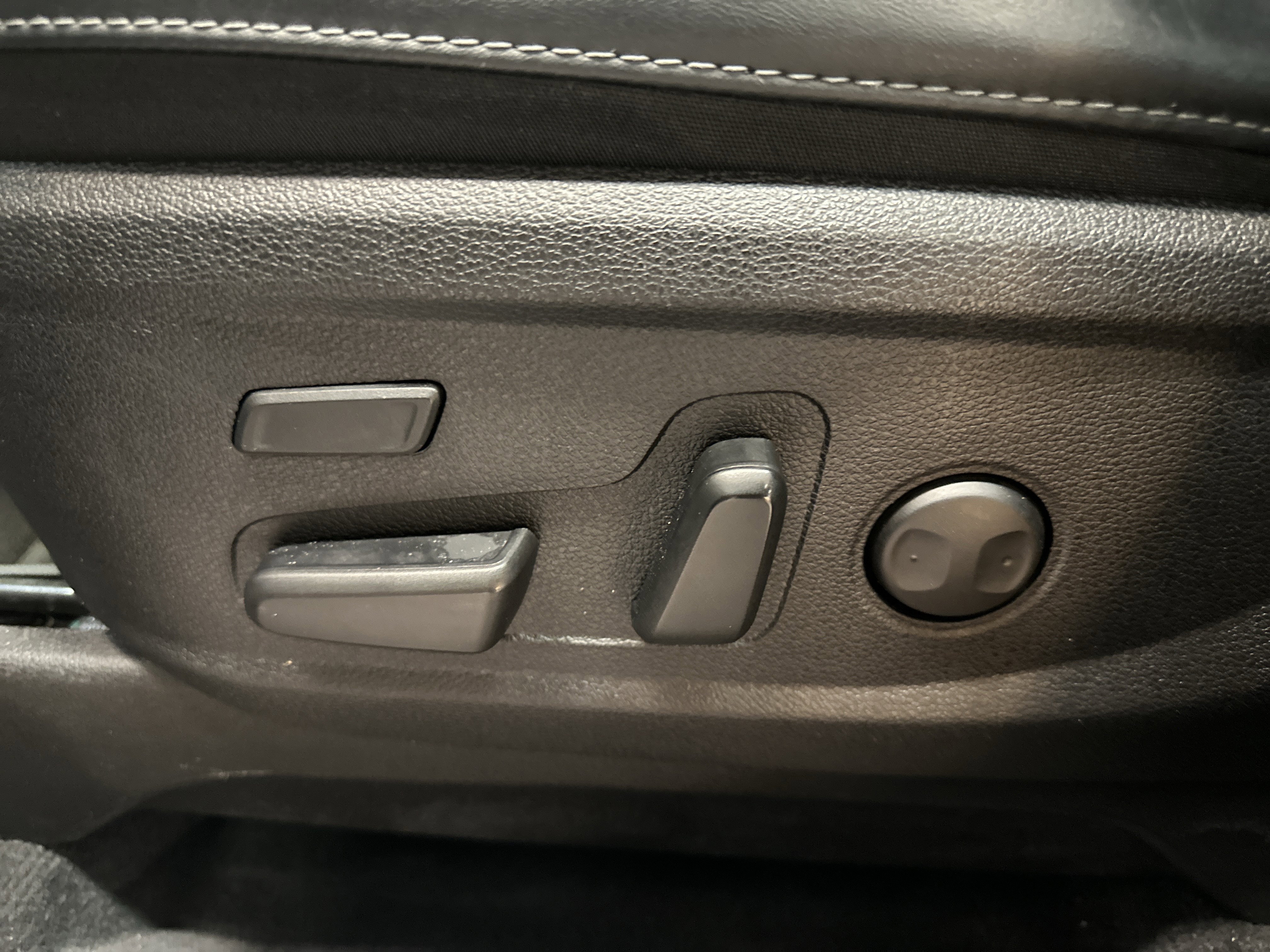 Used 2020 Kia Telluride SX w/ SX Prestige Package image 24