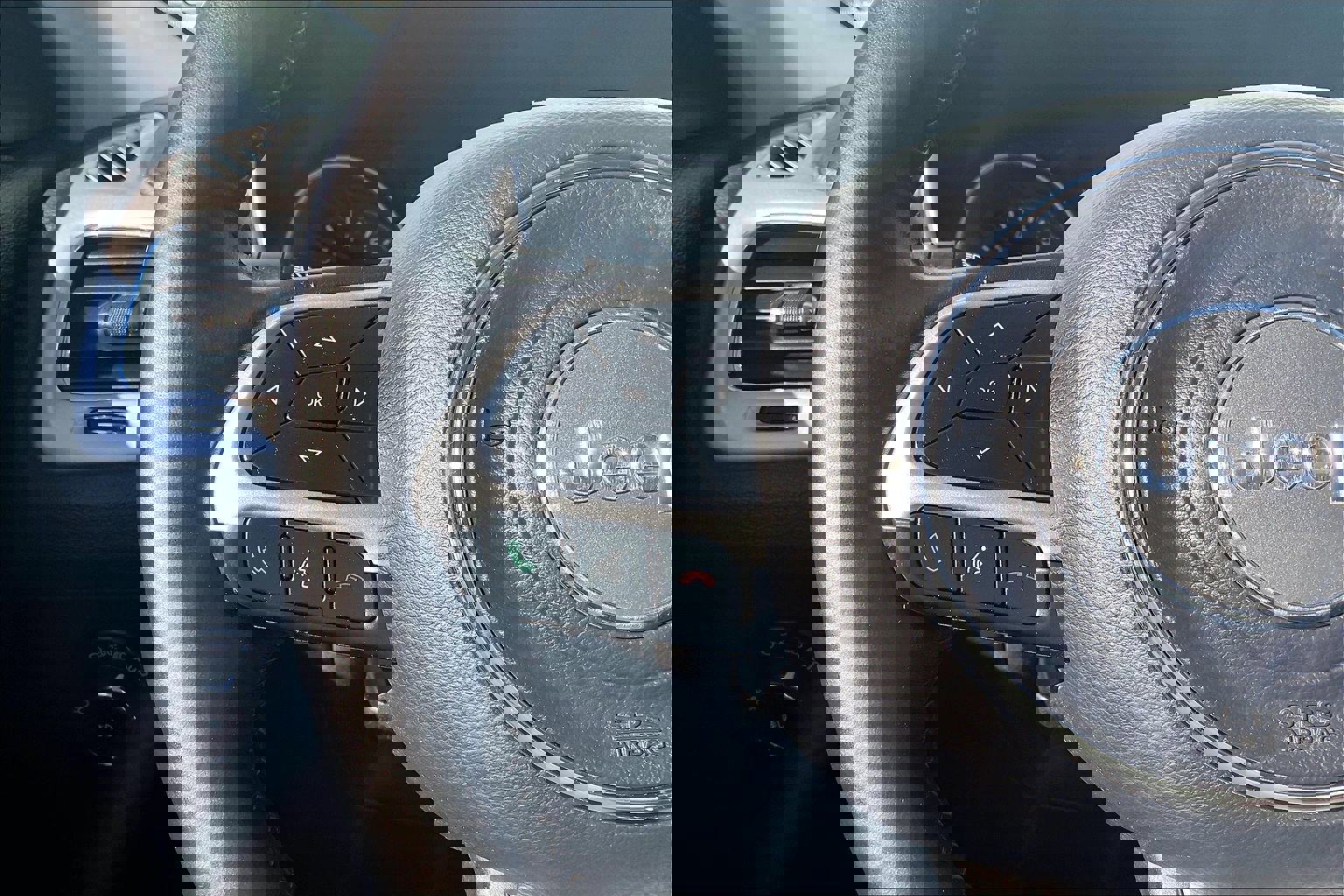 Used 2019 Jeep Compass Latitude w/ Cold Weather Group image 23