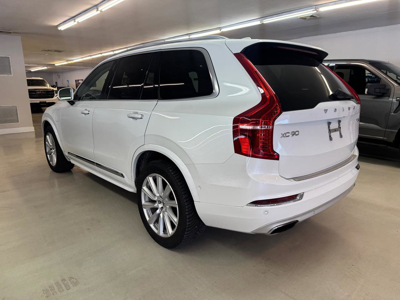 Used 2016 Volvo XC90 T8 Inscription w/ Vision Package image 5
