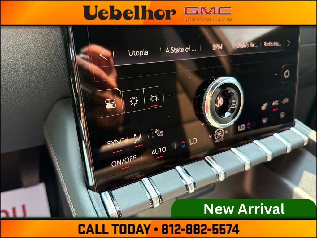 Used 2026 GMC Terrain AT4 w/ Technology Package II AWD/4WD image 30
