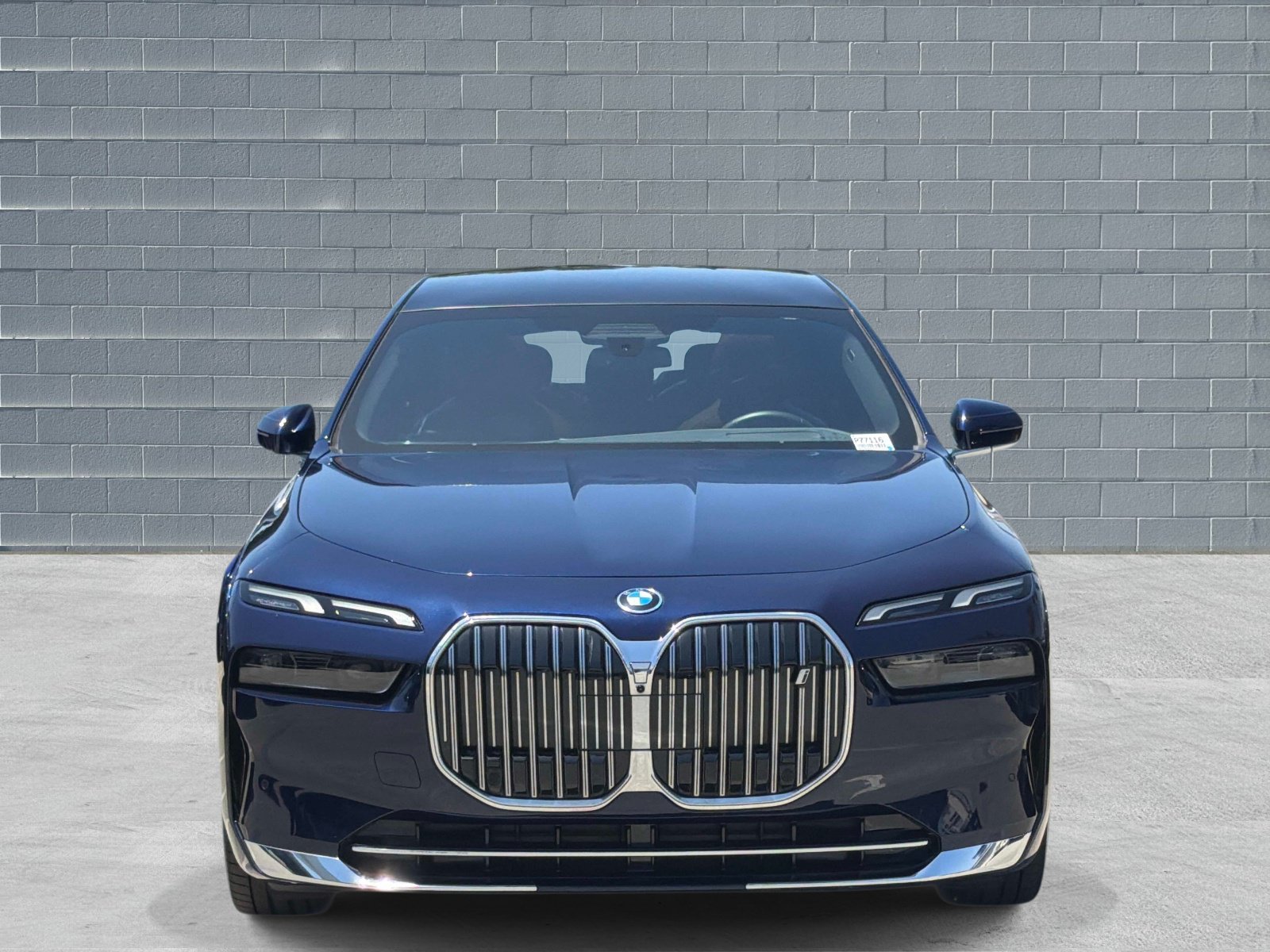 Used 2023 BMW i7 xDrive60 AWD/4WD image 2