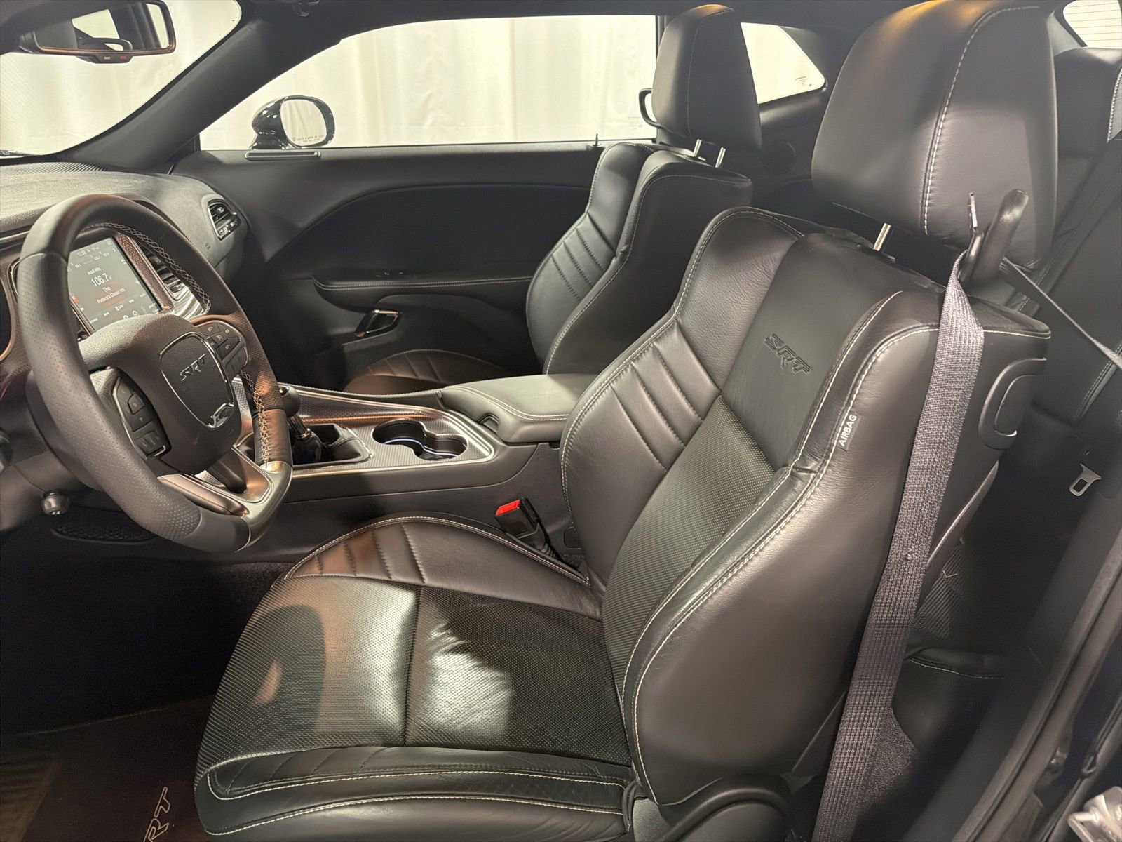 Used 2015 Dodge Challenger SRT Hellcat RWD image 3